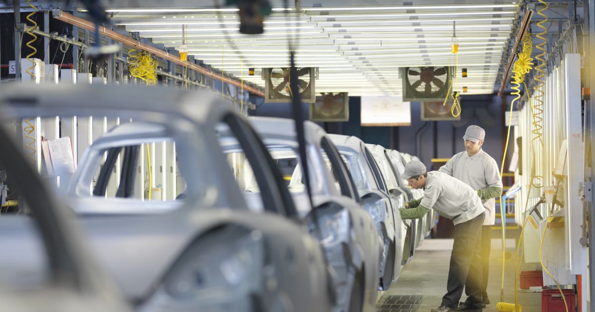 Șeful Dacia avertizează că fabrica din România poate a pierdut competitivitatea din cauza costurilor mari la energie