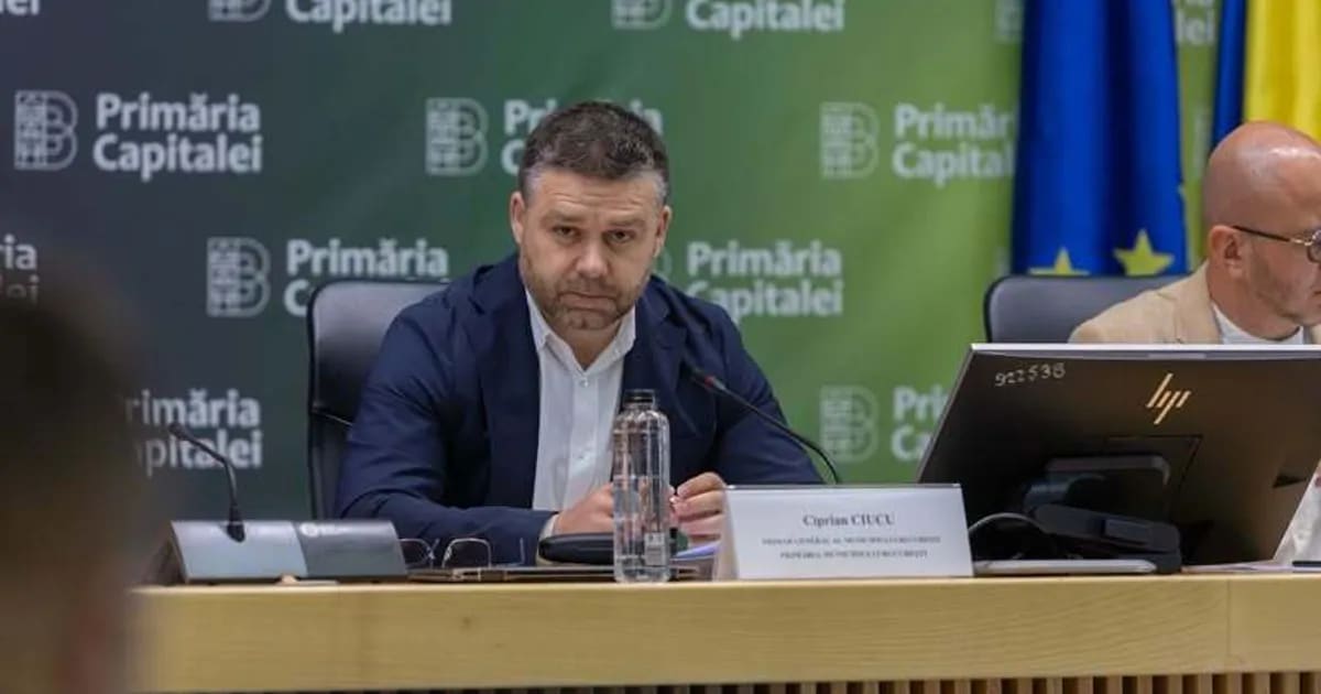 Primarul Ciprian Ciucu în timpul unei declarații despre fonduri europene Primarul Ciprian Ciucu în timpul unei declarații despre fonduri europene