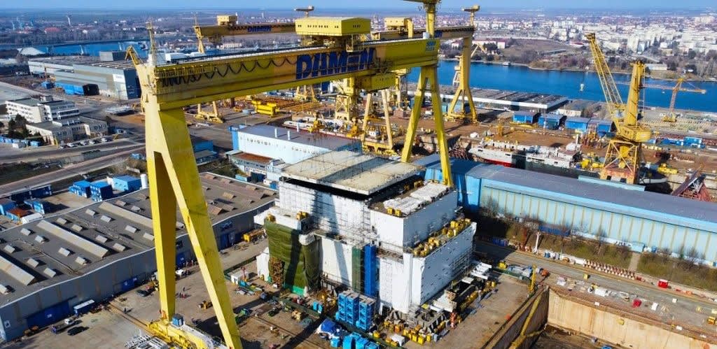 imagine a șantierului naval Mangalia, construcții navale
