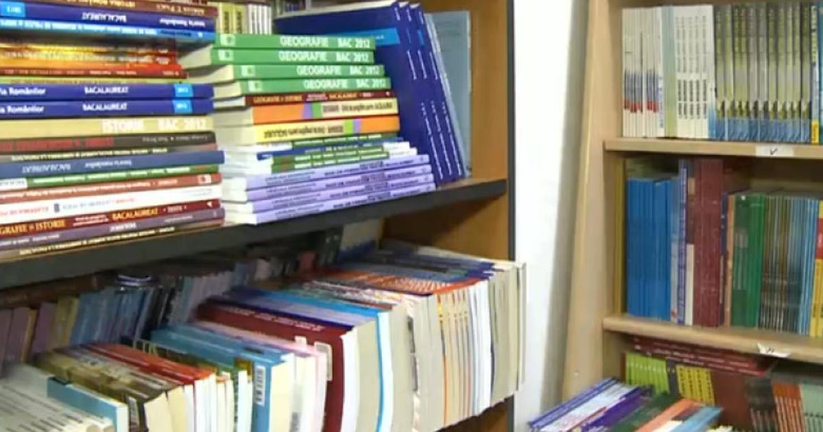 copii în clasă cu materiale școlare auxiliare copii în clasă cu materiale școlare auxiliare