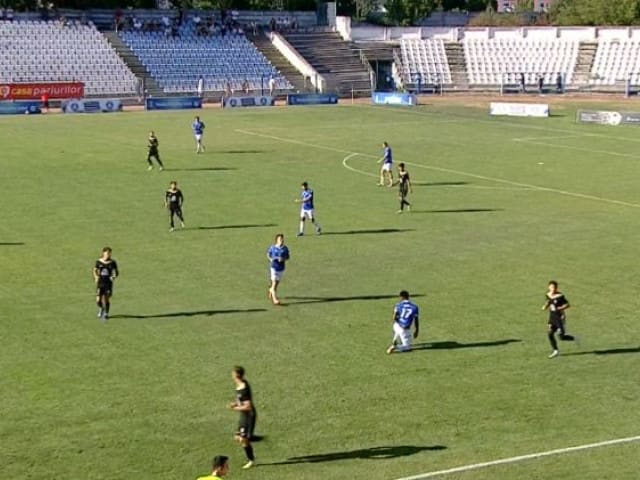fotografie din meciul de fotbal CSM Slatina - Chindia fotografie din meciul de fotbal CSM Slatina - Chindia