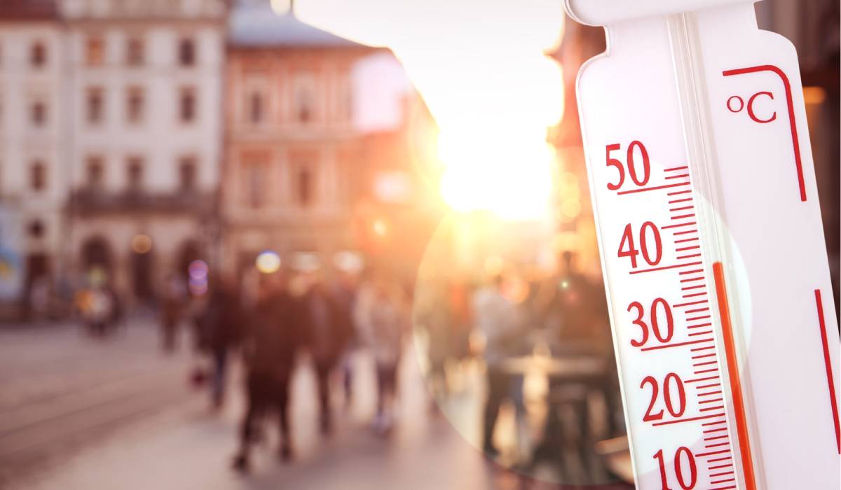 termometru cu temperaturi ridicate, soare puternic, cer senin termometru cu temperaturi ridicate, soare puternic, cer senin