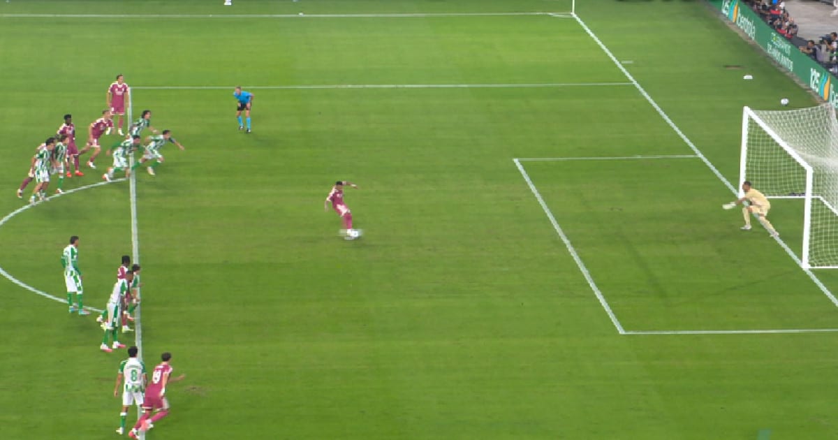 Penalty ratat de Mbappe în meciul Betis - Real Madrid Penalty ratat de Mbappe în meciul Betis - Real Madrid