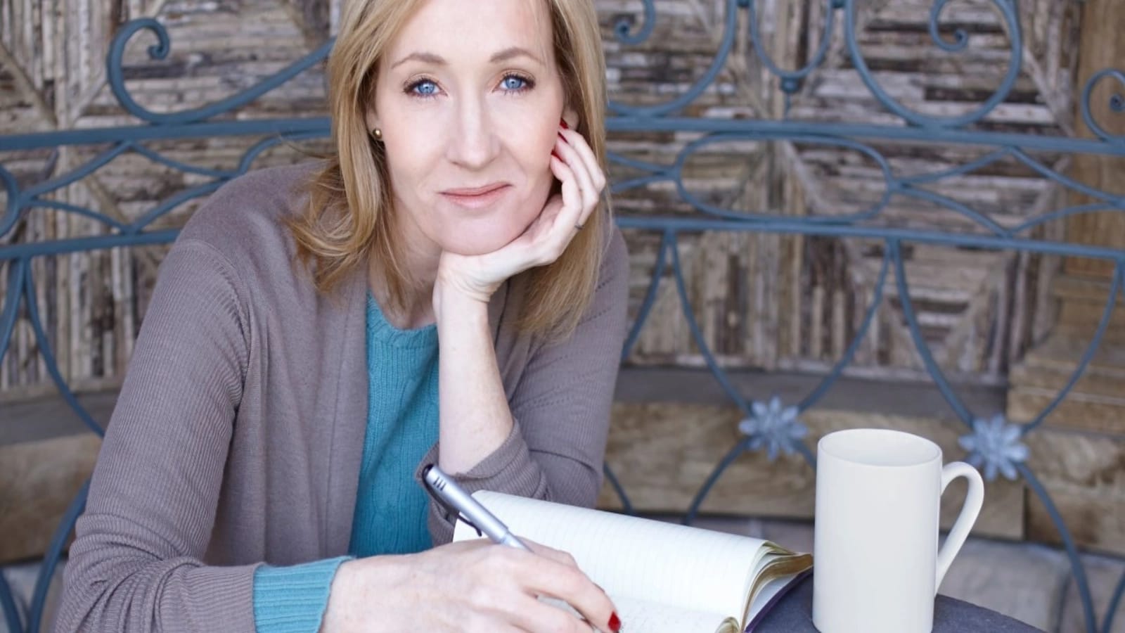J.K. Rowling și-a ascuns numele pe superiahtul de 150 de milioane de dolari în Los Angeles