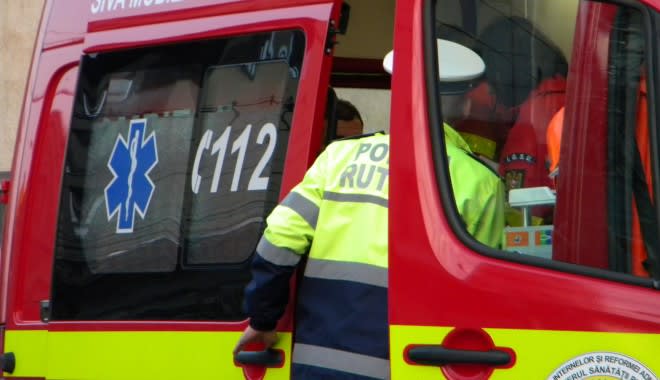 mașină răsturnată pe drum județean, intervenție medicală