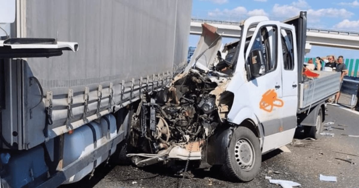 Accident grav pe Drumul Expres Craiova-Pitești: trei morți și doi răniți în urma coliziunii dintre o autoutilitară și un autotren