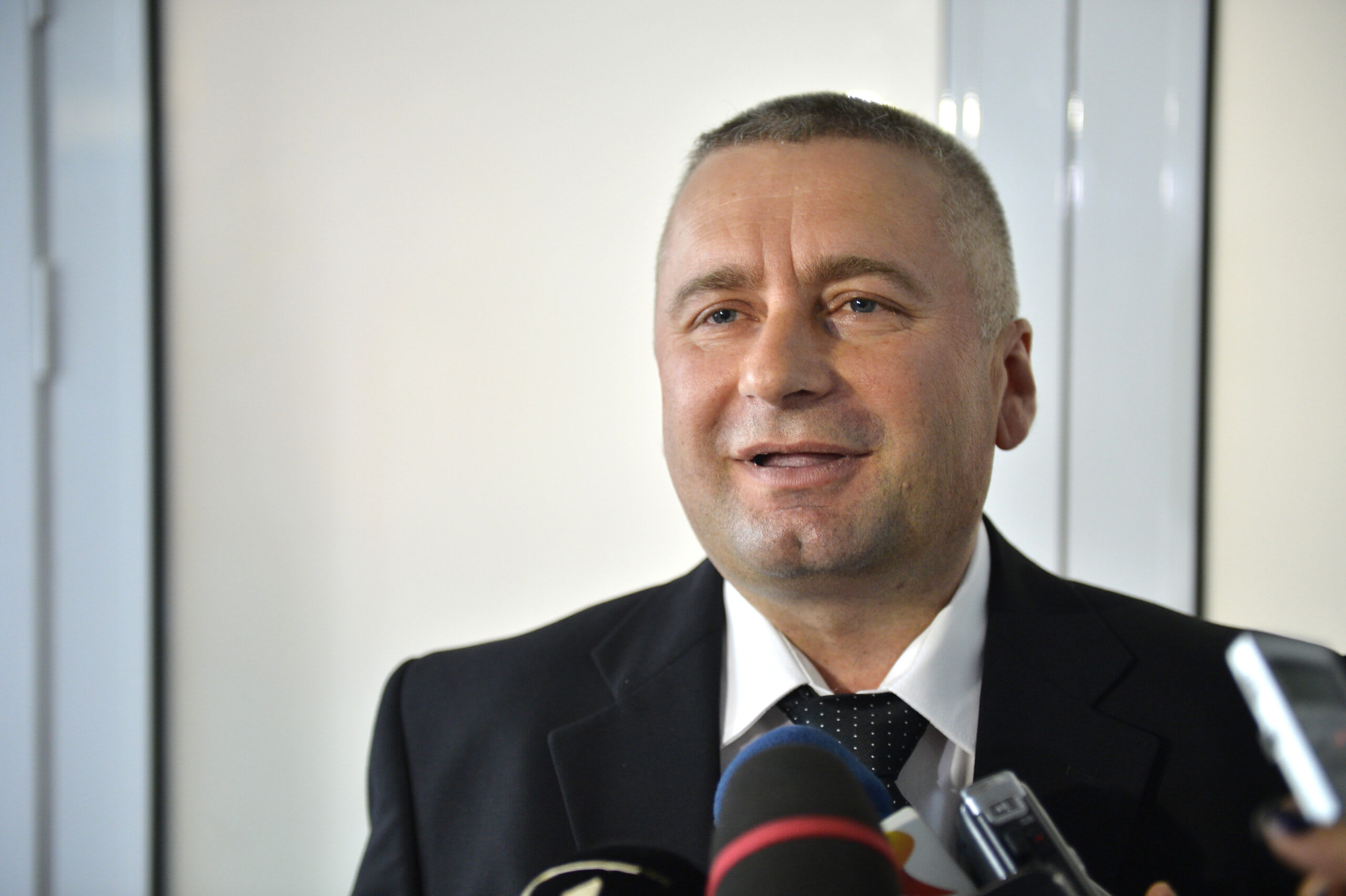 Fostul procuror șef DNA critică decizia guvernului Bolojan de a tăia pensiile speciale ale magistraților