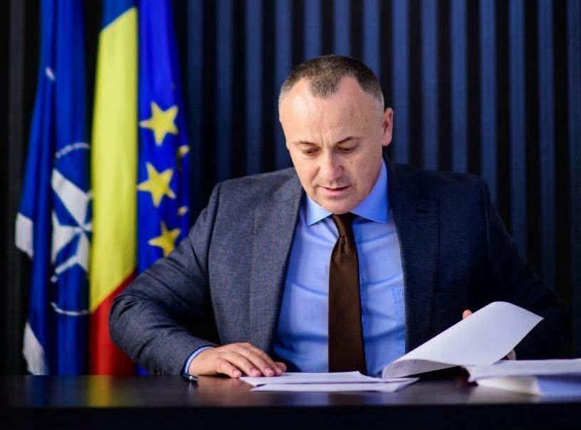 drum modernizat, șosea cu construcții, trafic rutier drum modernizat, șosea cu construcții, trafic rutier