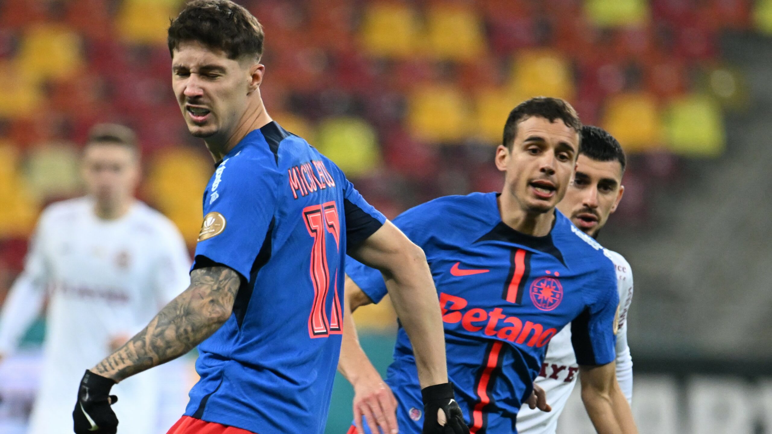 Fotbalist kosovar Meriton Korenica în tricoul FCSB Fotbalist kosovar Meriton Korenica în tricoul FCSB