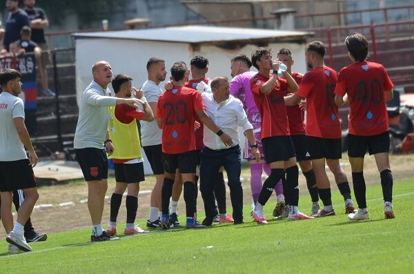 Reșița a învins Vâlcea cu scorul de 2-1 în Liga 2