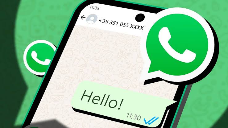 ecran smartphone WhatsApp cu notificări centralizate