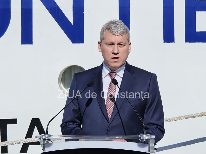 dronă în misiune de monitorizare în zona turistică