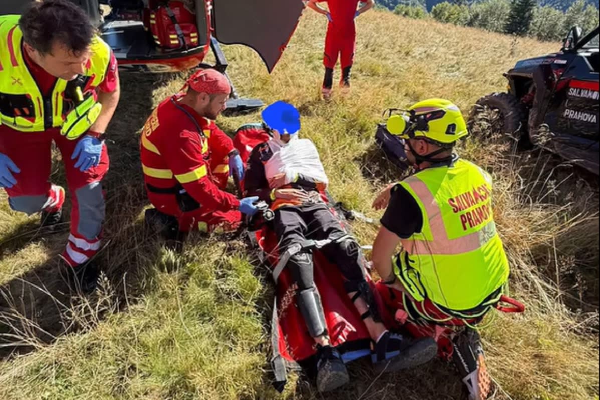 Un biciclist de 42 de ani, transportat cu elicopterul după accident în Azuga