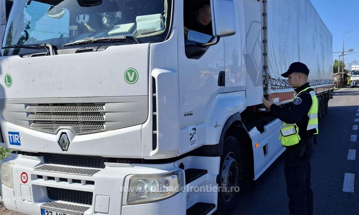 Cozi de camioane la frontiera Galați, trafic intens după redirecționarea din Ucraina