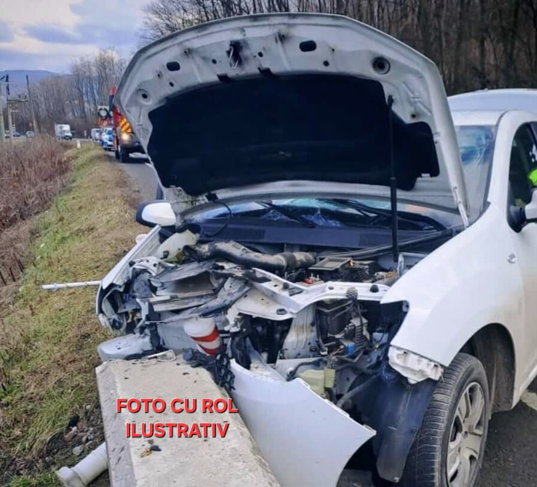 mașină avariată intrând într-un cap de pod în Vrancea mașină avariată intrând într-un cap de pod în Vrancea