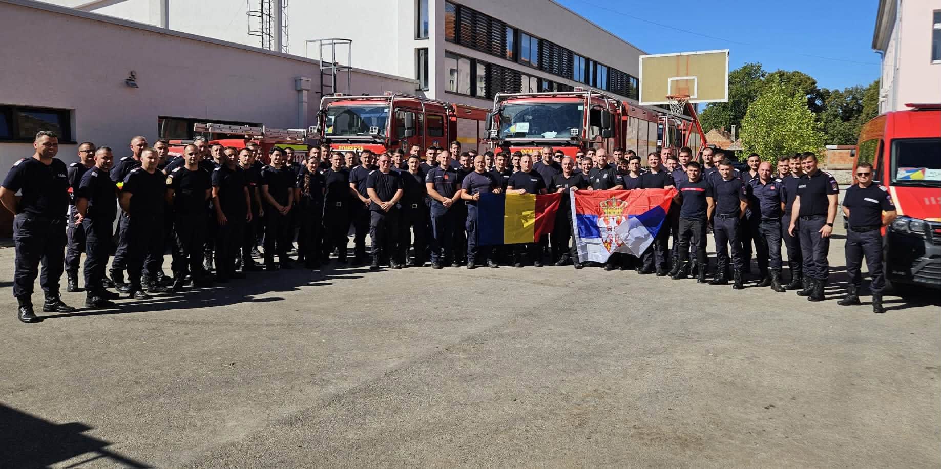 Pompierii români în Serbia își încheie misiunea după două săptămâni