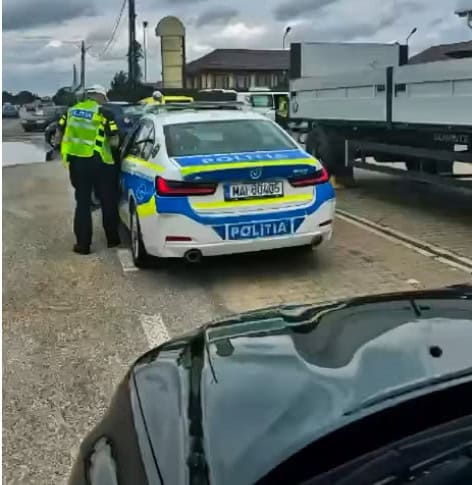 Neamț. Tânără depistată în trafic fără permis și cu mașină furată