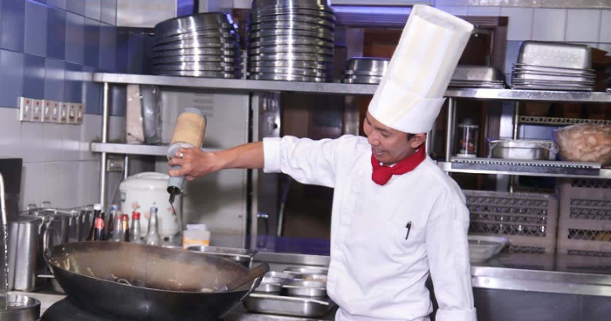 Dezbatere despre salariile muncitorilor străini în industria HoReCa din România