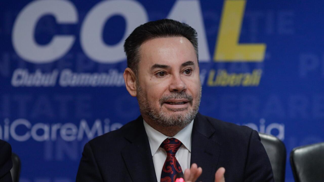 Gheorghe Falcă în timpul unui interviu radiofonic Gheorghe Falcă în timpul unui interviu radiofonic