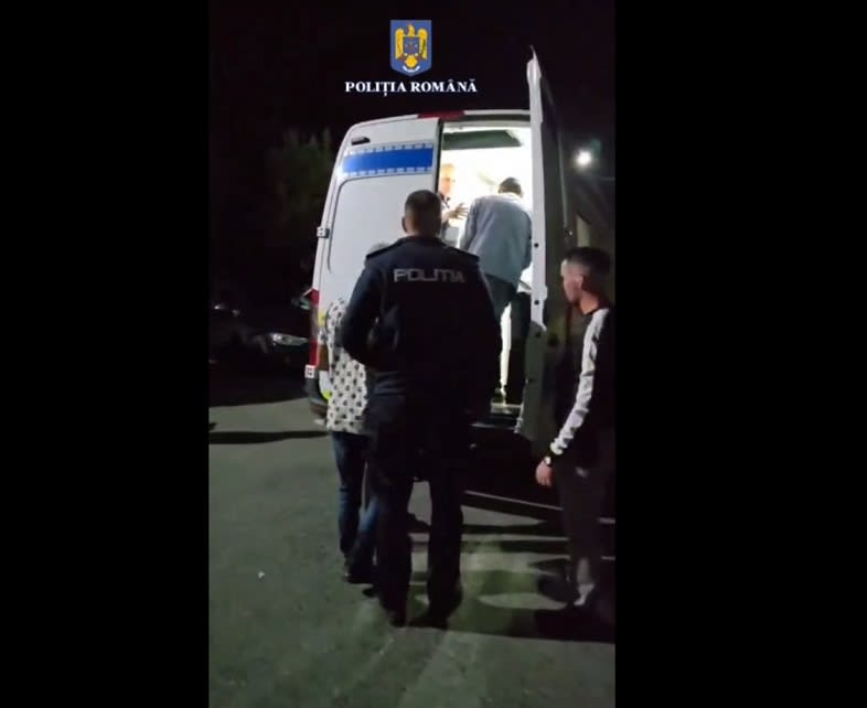 Doi bărbați reținuți după conflict pe terasa unui local din Deva, unul cu arme albe