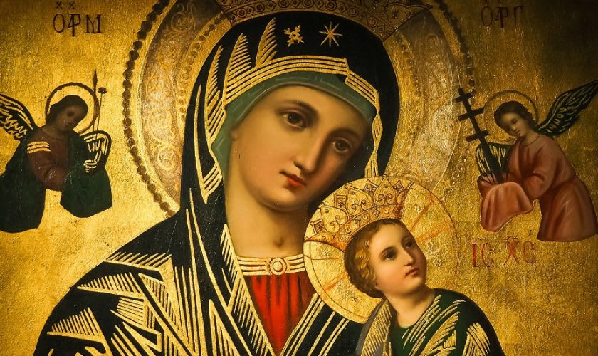 imagine cu struguri și lumânări aprinse de Sfânta Maria Mică