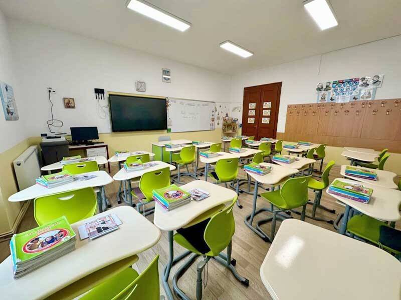 sali de clasă modernizate, echipamente digitale, mobilier nou sali de clasă modernizate, echipamente digitale, mobilier nou