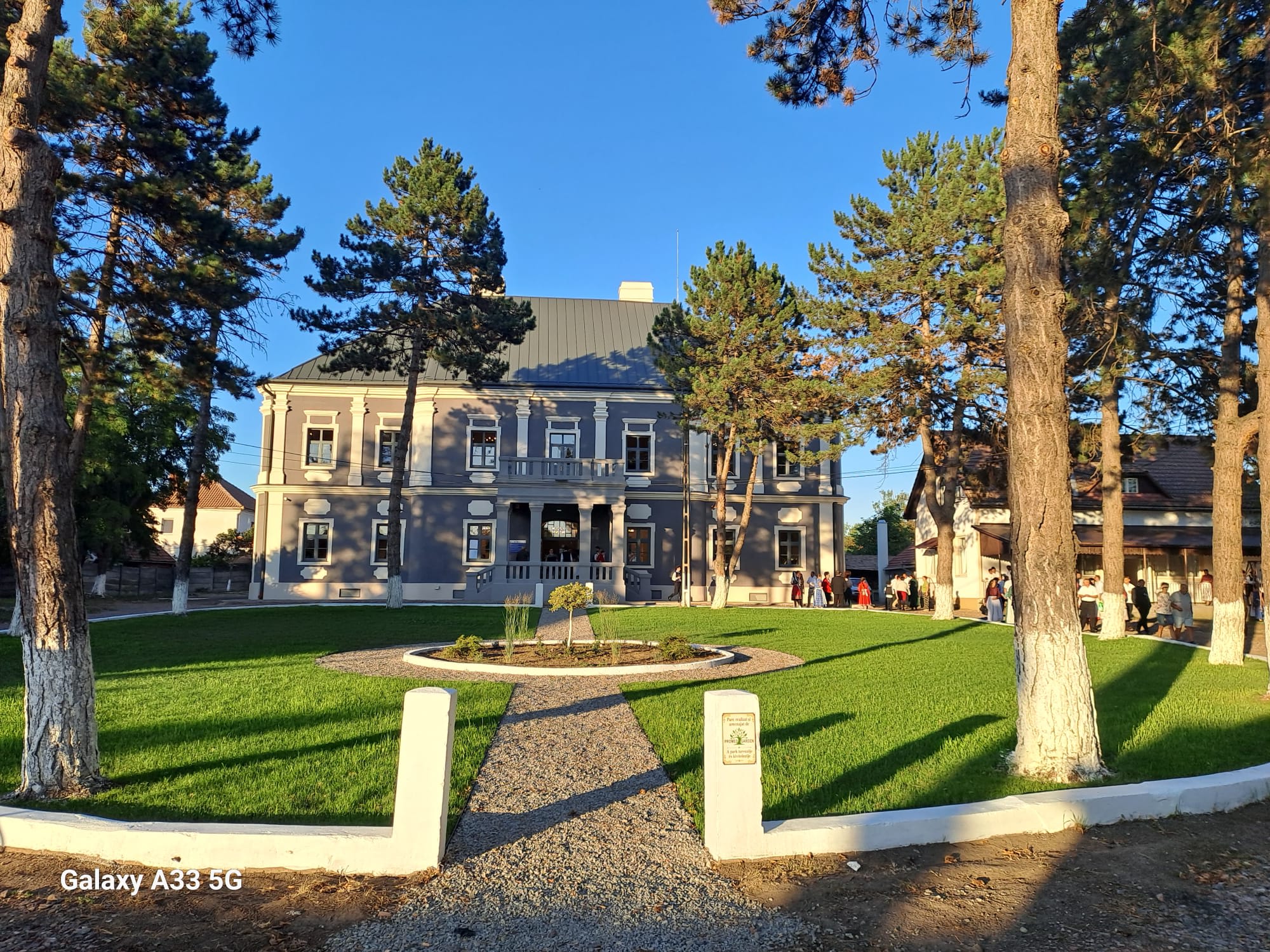 Castelul Bánffy din Nușfalău în timpul ceremoniei de inaugurare Castelul Bánffy din Nușfalău în timpul ceremoniei de inaugurare
