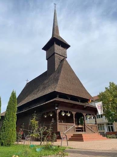 Pompierii au intervenit pentru a opri un incendiu la depozitul de deșeuri din Satu Mare