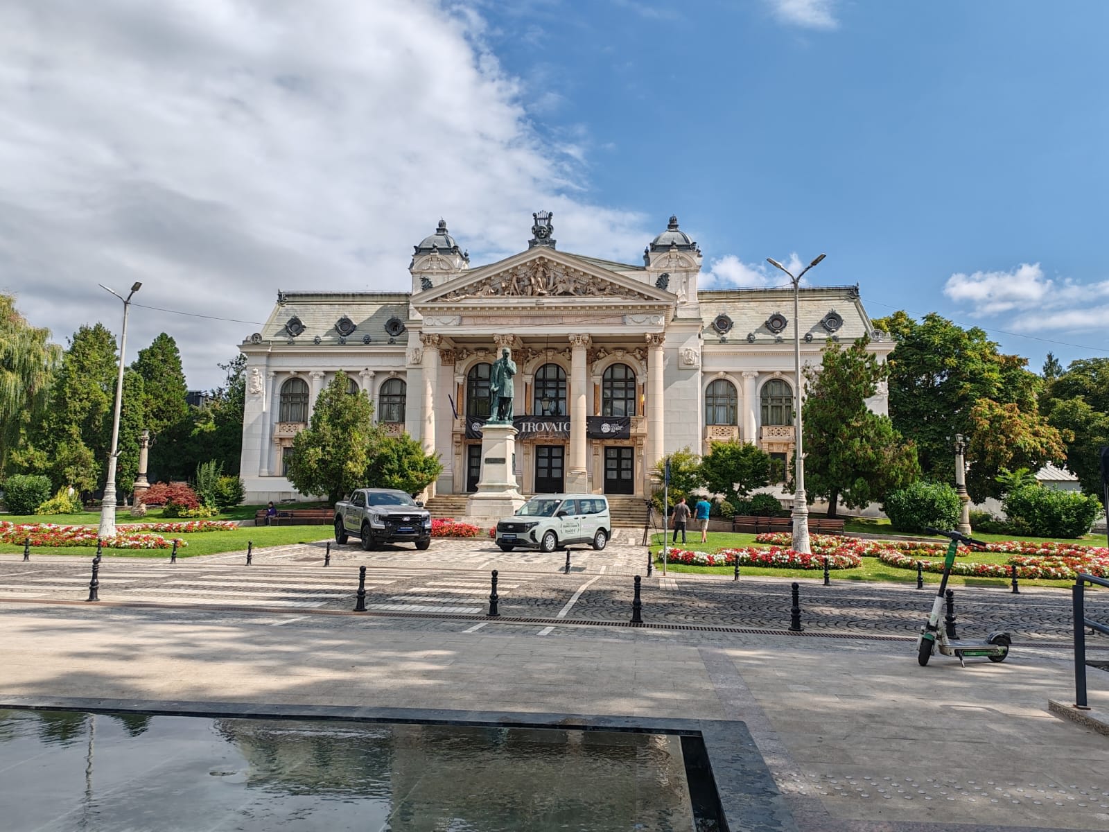 spectacol operă în sala mare a Operei Iași spectacol operă în sala mare a Operei Iași