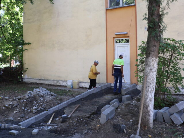 clădire fostul grup școlar Oltchim, centru social, copii cu dizabilități clădire fostul grup școlar Oltchim, centru social, copii cu dizabilități