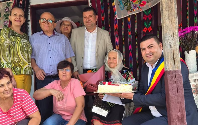 Un secol de viață, o lecție pentru comunitate: centenara din Vulturești sărbătorită cu respect