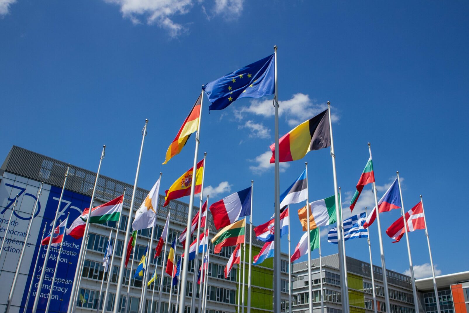 UE vrea să valorifice poziția strategică a teritoriilor îndepărtate din Caraibe și Oceanul Indian