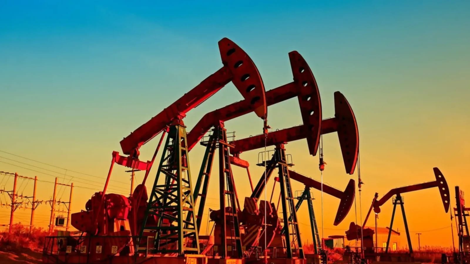 Prețul petrolului atinge cel mai înalt nivel din mai, după incursiunea rebelilor Houthi în Yemen