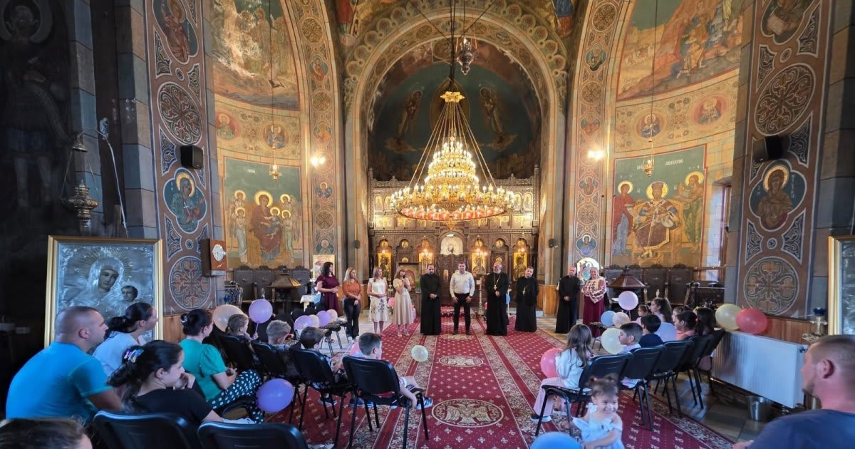 Eveniment în Dâmbovița: școala începe cu prima oră de religie la Gura Ocniței
