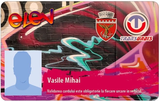 Elevi cu card de călătorie în autobuzul din Zalău Elevi cu card de călătorie în autobuzul din Zalău