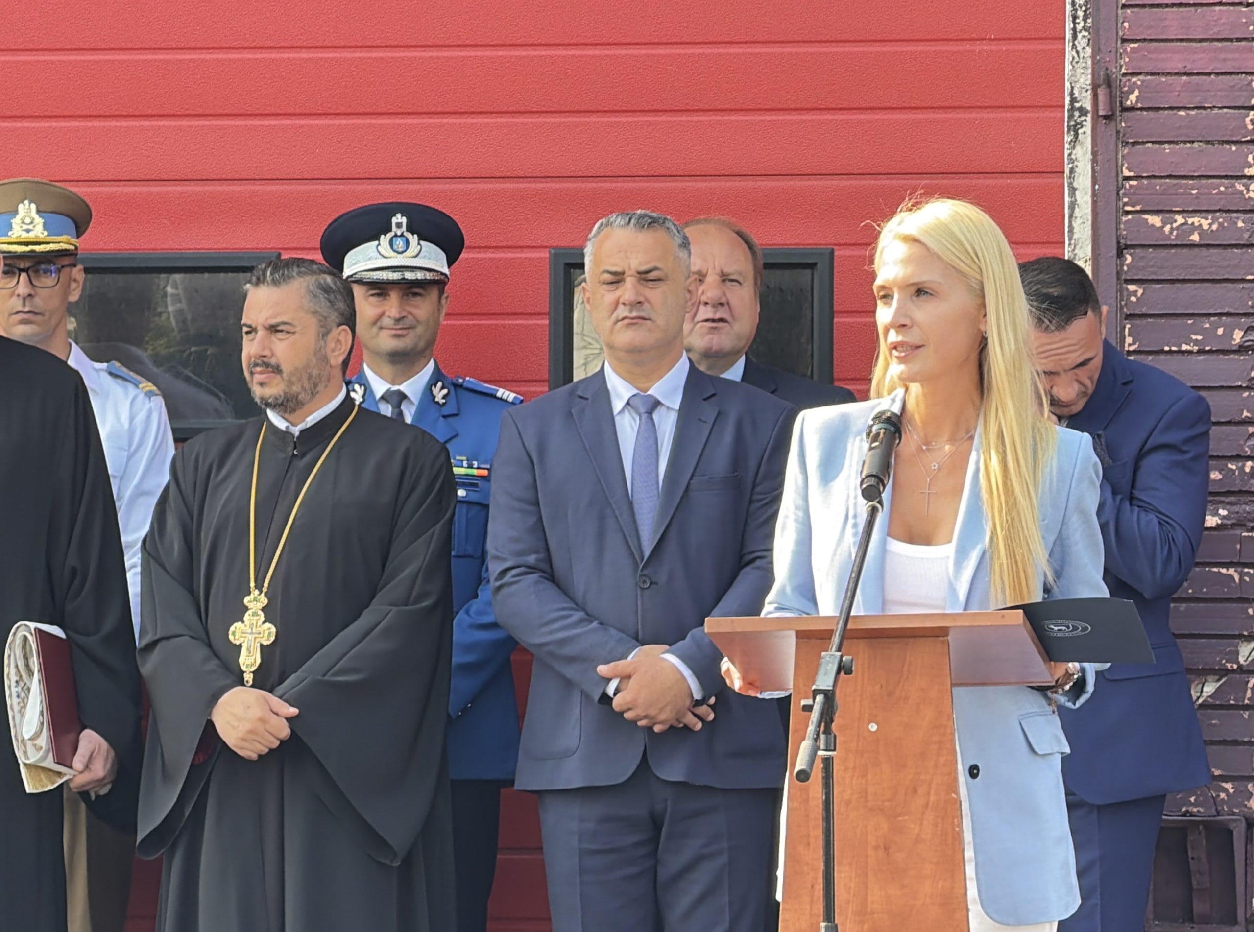 Luciana Cristea, vicepreședinta CJ Dâmbovița, mulțumește salvatorilor pentru curaj și devotament