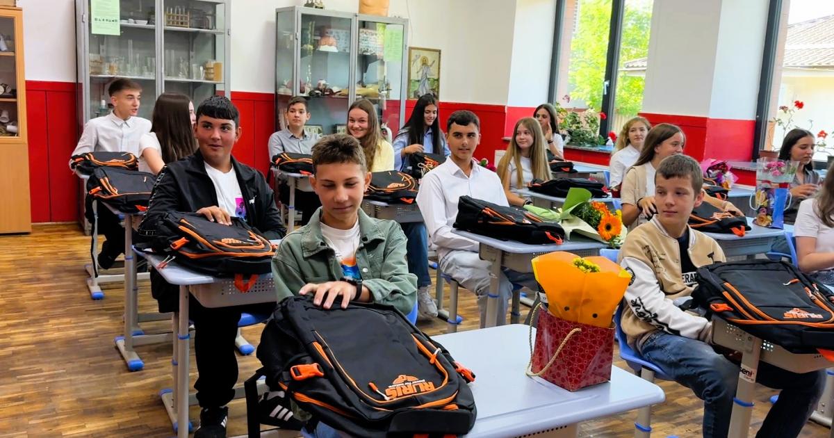 11 septembrie 2026: Fundația Mereu Aproape și RURIS distribuie 1.500 de ghiozdane elevilor
