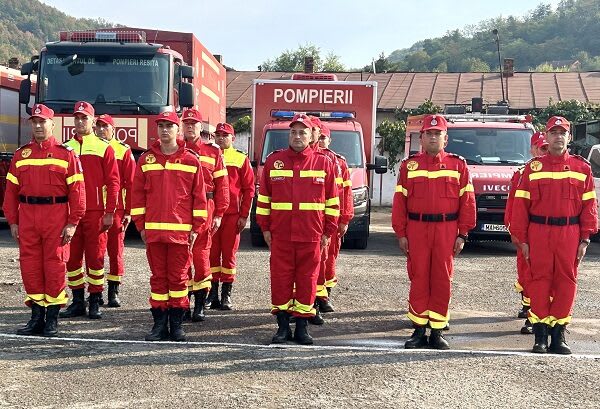 pompieri în acțiune în Reșița, echipament de intervenție pompieri în acțiune în Reșița, echipament de intervenție