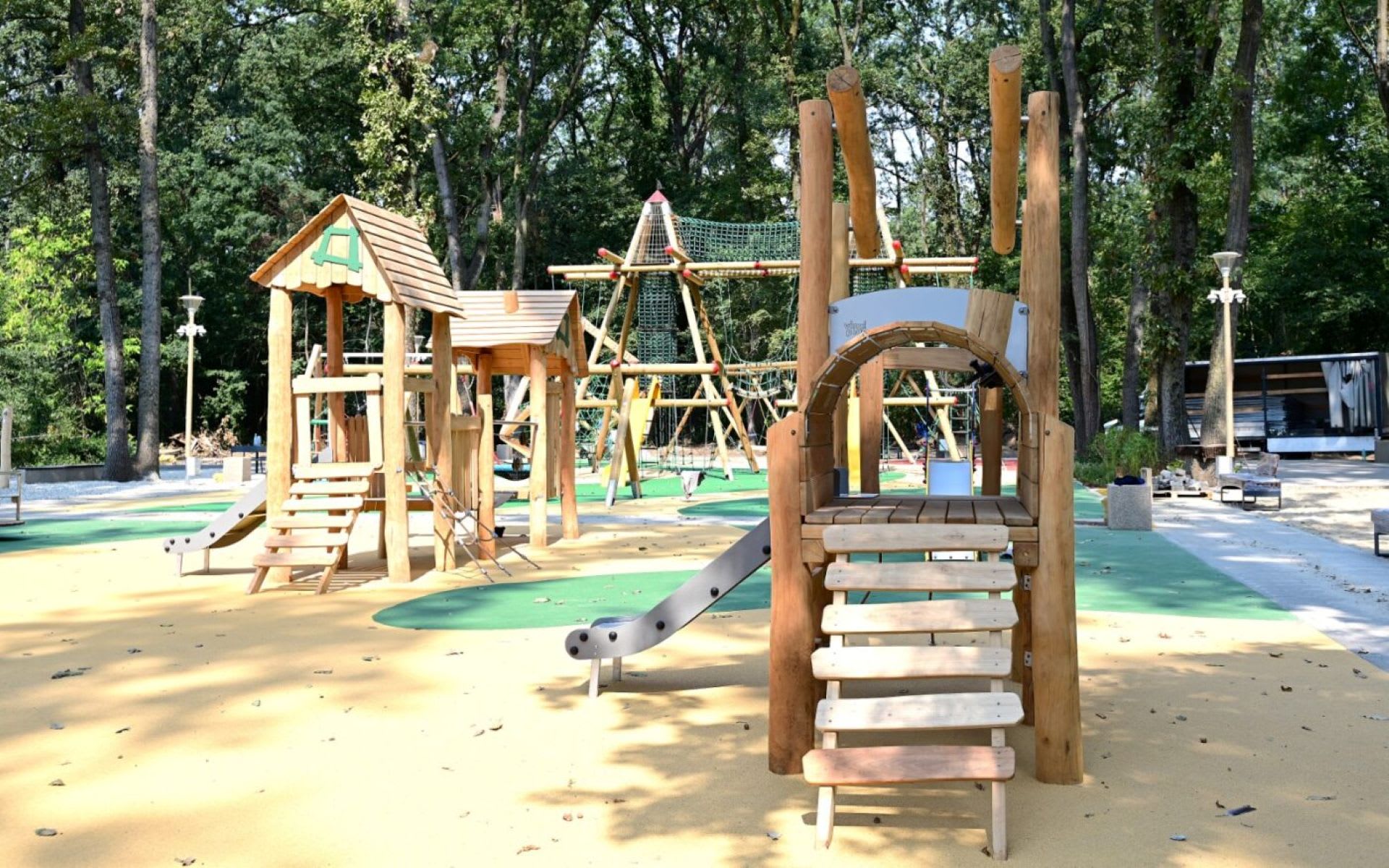 Locul de joacă din Băneasa, reamenajat, se redeschide pe 12 septembrie cu tiroliană dublă