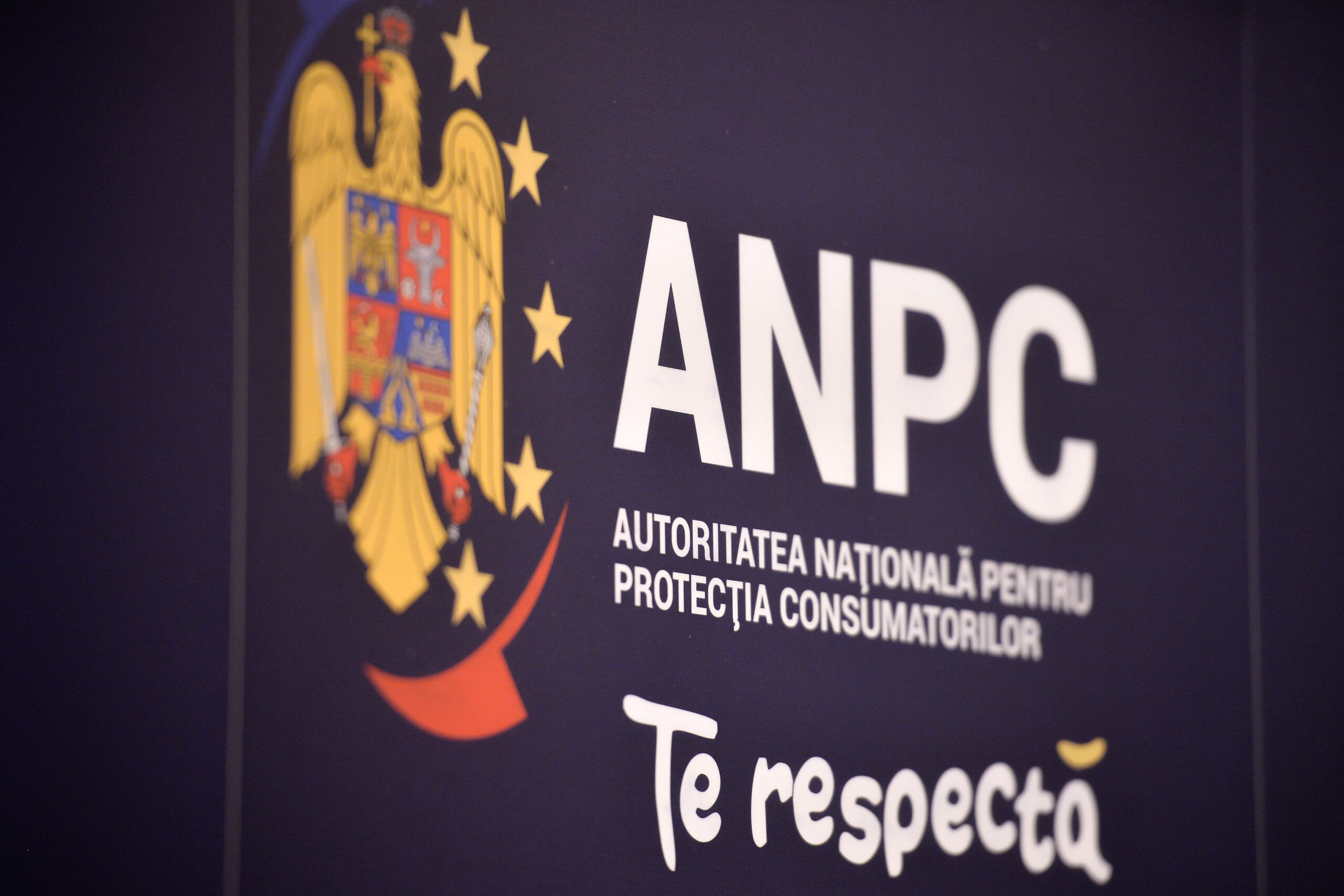 ANPC a aplicat amenzi de aproape 4 milioane de lei după controale la peste 1.600 de operatori economici
