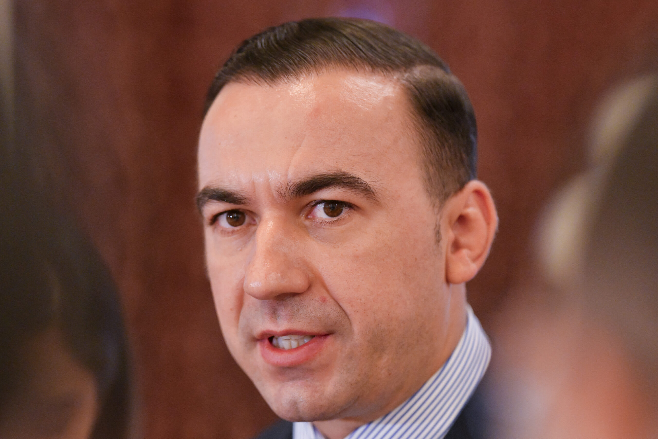 Bogdan Ivan acuză Guvernul Bolojan de scumpiri galopante ale carburanților