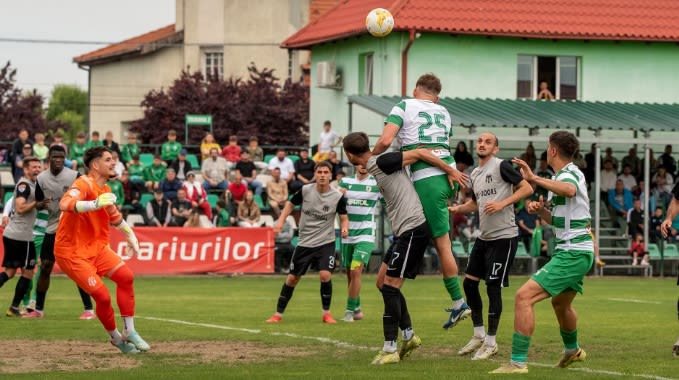 meci de fotbal între CSM Slatina și CSC Dumbrăvița meci de fotbal între CSM Slatina și CSC Dumbrăvița