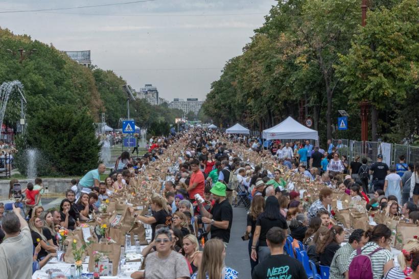 Bucureștiul a stabilit un record mondial cu masa de peste 5 km pentru un spital de psihiatrie pediatrică