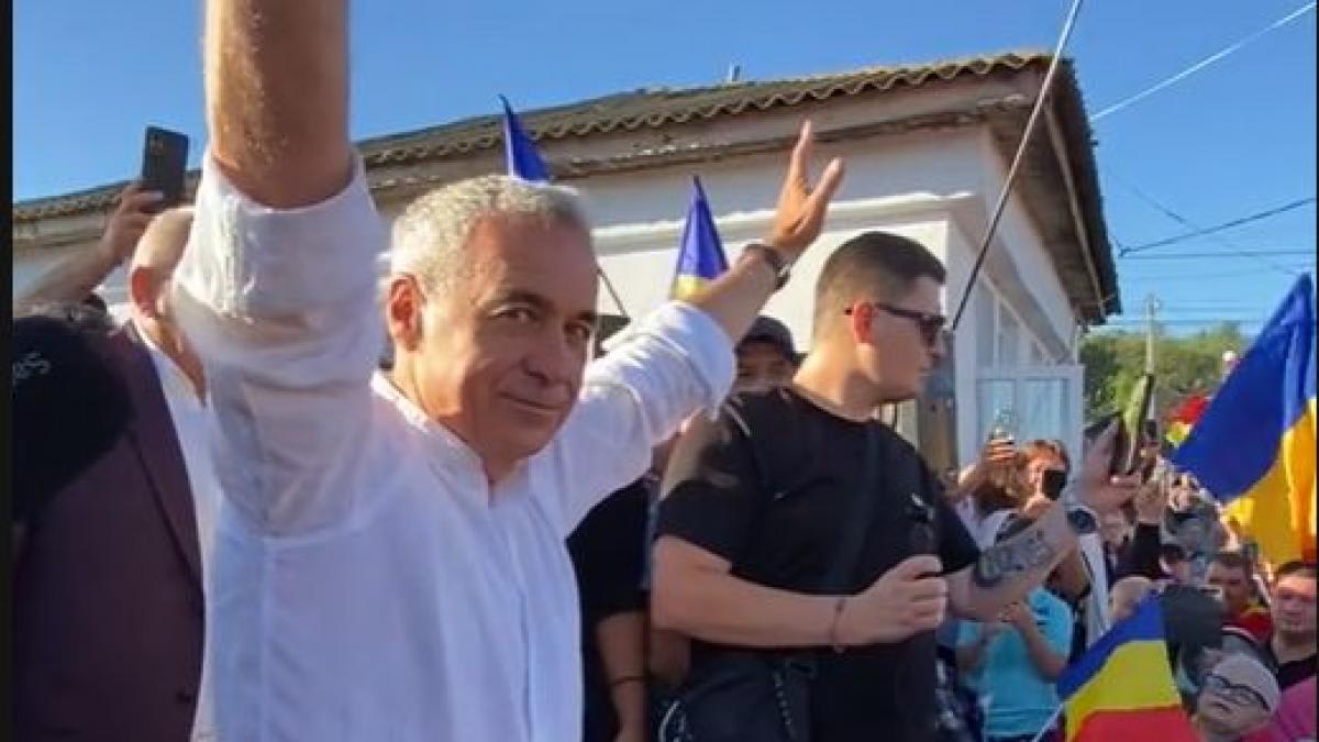 Călin Georgescu a vizitat Piața 100 din Oradea, dar nu a găsit producători locali