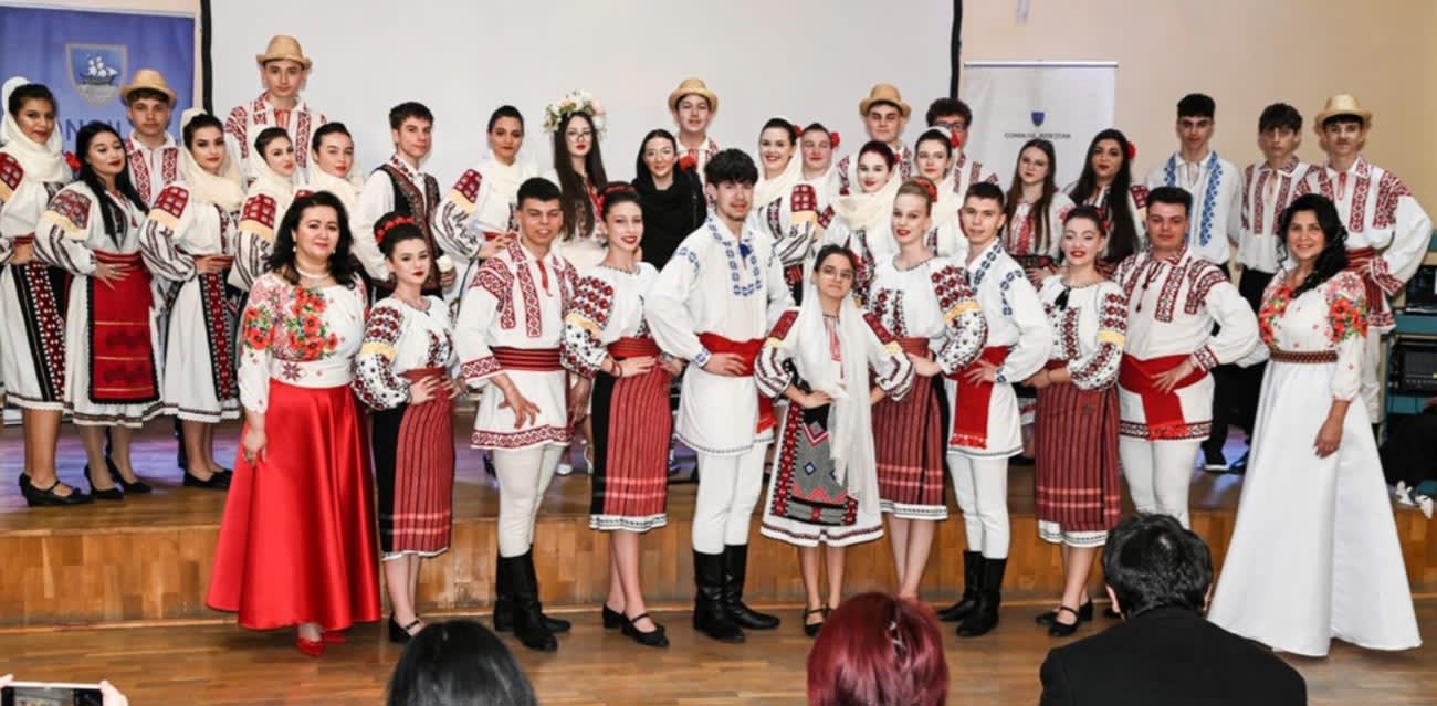 Elevii din Brăila au dus tradițiile românești pe scena internațională