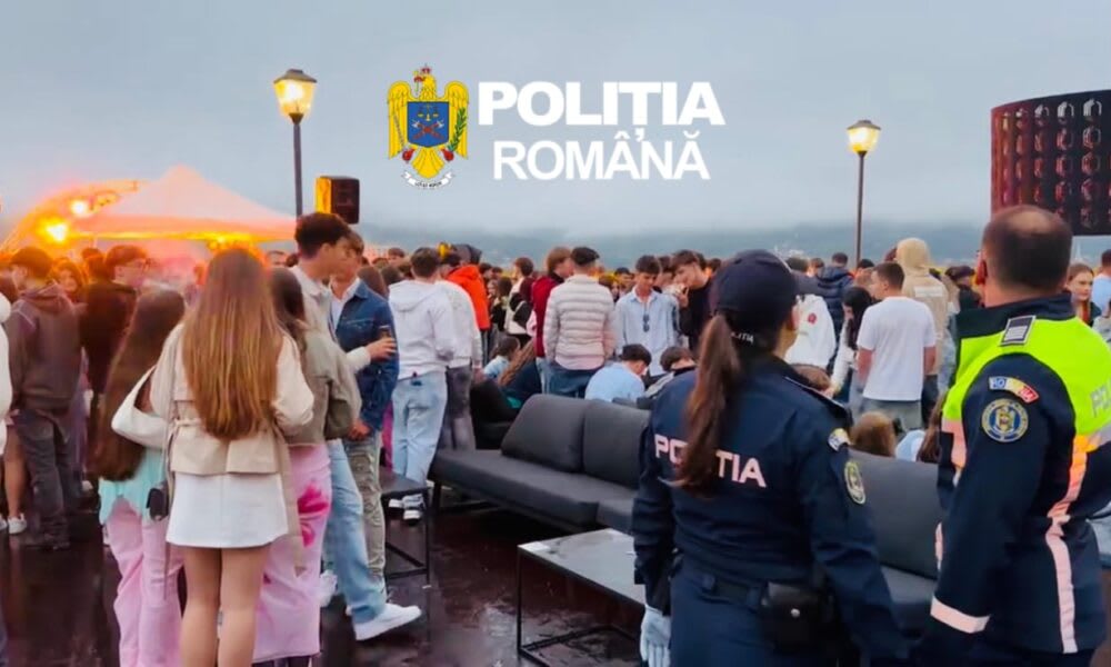 Polițiști verificând locații în Baia Mare Polițiști verificând locații în Baia Mare