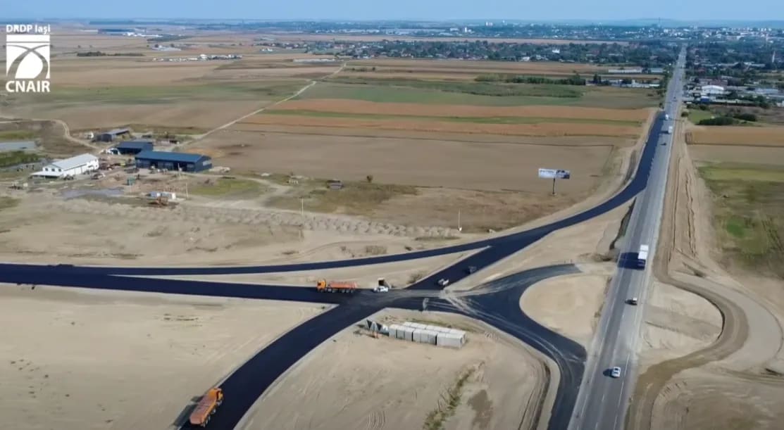 Lucrările la nodul rutier Roman-Sud pe autostrada A7 avansează în Bacău
