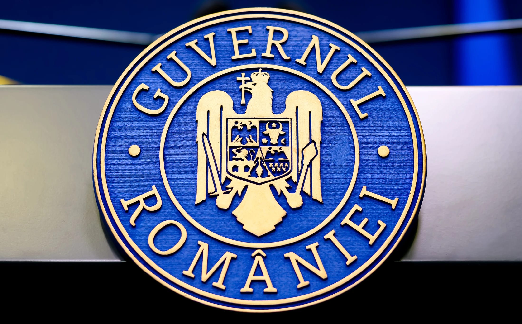 România intră în iarnă fără guvern depline, românii resimt deja creșteri de prețuri