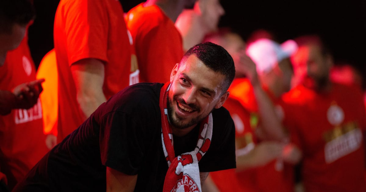 Nicolae Stanciu în timpul unui meci de fotbal Nicolae Stanciu în timpul unui meci de fotbal