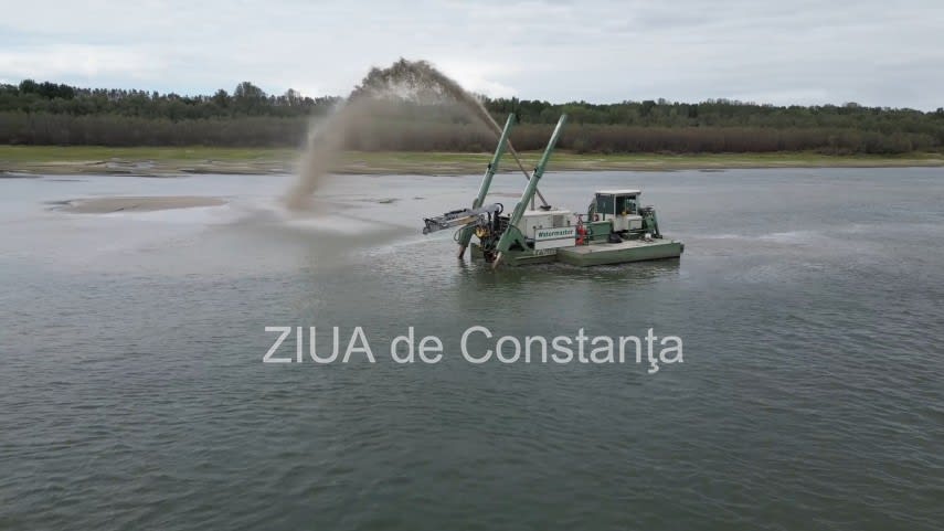 utilaje de dragare pe Dunăre în zona Rasova utilaje de dragare pe Dunăre în zona Rasova